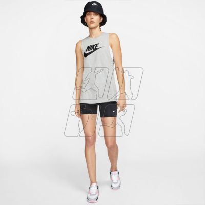 8. Nike Sportswear W CW2206 063 T-shirt