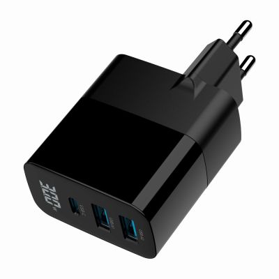 7. GEMBIRD 3-Port GaN USB Fast Mains Charger (PD) (2x USB-A + 1x USB Type-C), 30 W, LCD, Black