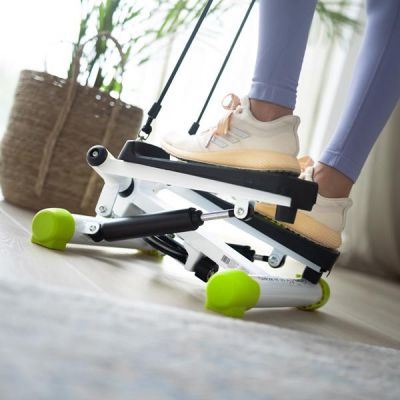 19. HMS S3033 green inclined stepper with cables