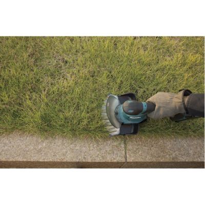 4. MAKITA DUM604ZX Cordless Grass Shears