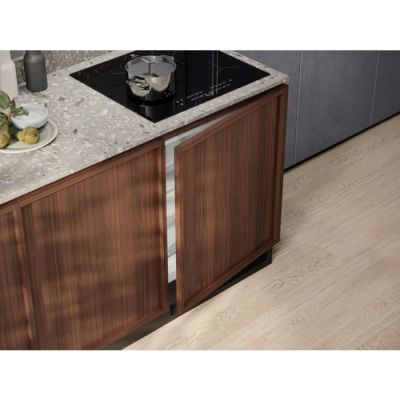 5. ELECTROLUX LFB3AE82R built-in under-counter refrigerator