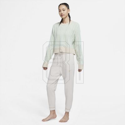 6. Sweatshirt Nike Yoga W DM6992-126