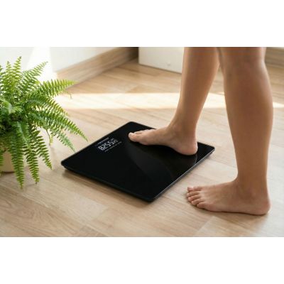 4. Esperanza Aerobic EBS002K Bathroom Scale (Black)