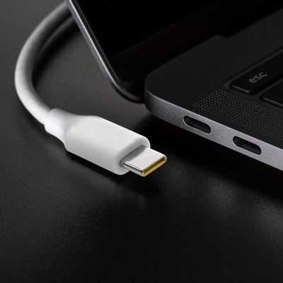 3. QOLTEC AC Adapter 65 W | 5–20.3 V | 2–3.25 A | USB Type-C | PD | White
