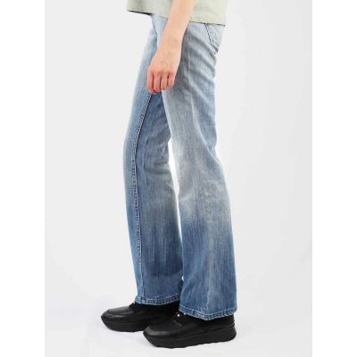 2. Lee Bliss L390CAAD