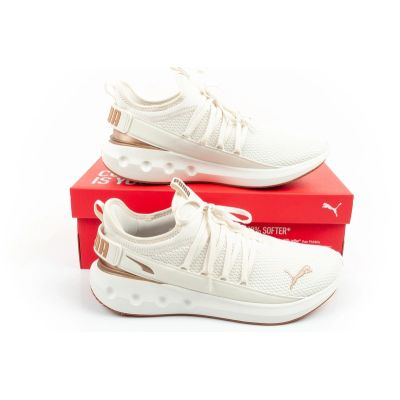 10. Puma men's sports shoes Softride Carson Fresh lightweight sneakers ecru