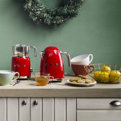 28. Coffee machine KLF03RDEU red