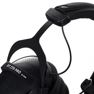 35. Beyerdynamic DT 770 PRO 32 OHM - Closed Studio Headphones