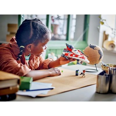 9. LEGO Star Wars 75388 Bob's Jedi Knight Starfighter