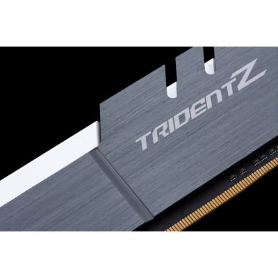 6. RAM Memory DDR4 32GB PC 3200 CL16 G. Skill KIT (2x16GB) 32GTZSW Triden Z