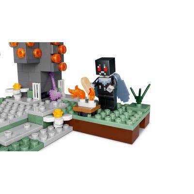 10. LEGO Minecraft 21586 Pale Garden