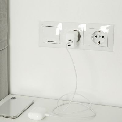 5. QOLTEC CHARGER 45W GAN | 5-20V | 1.5-3A | 1XUSB-C PD | 1XUSB QC 3.0 | WHITE