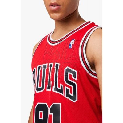 4. Mitchell &amp; Ness Chicago Bulls NBA Dennis Rodman T-shirt M SMJYGS18154-CBUSCAR97DRD