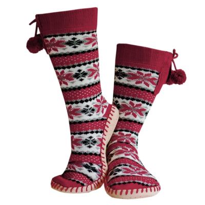10. GLOVII HEATED SLIPPERS WITH SOCKS, SIZE 40-44, NORWEGIAN PATTERN, BATTERIES AND CHARGING CABLE INCLUDED, GQ5L