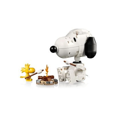 18. LEGO Ideas 21368 - Peanuts: Snoopy's Bud