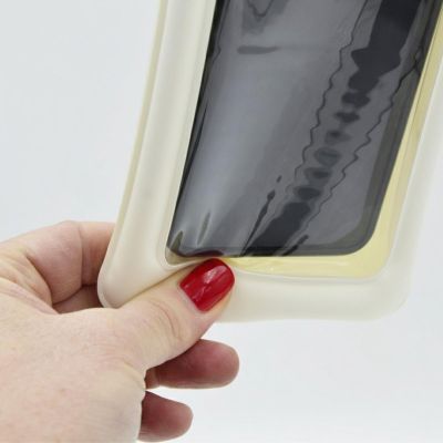 13. WATERPROOF PHONE CASE 12X12CM TPU ENERO CAMP