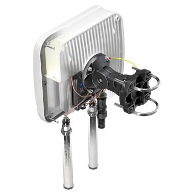 4. QuWireless QuMax Directional PoE/LAN Antenna 6 dBi