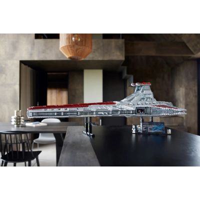 7. LEGO Star Wars 75367 Venator-class Star Destroyer