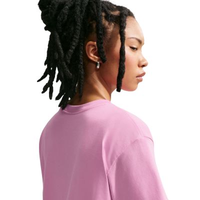 4. Nike Sportswear Classic Women's T-Shirt Pink IM6396 621