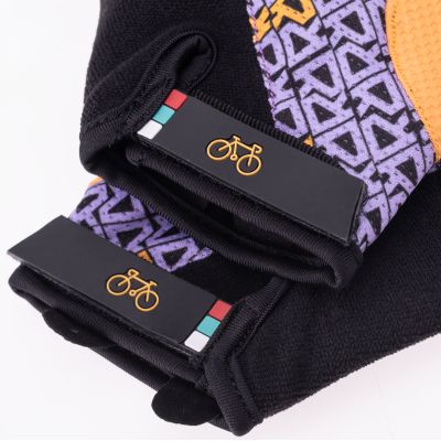 3. Women's RUNDE Gloves