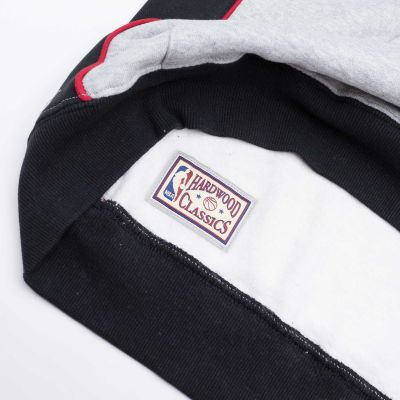 5. Mitchell & Ness Pinnacle Heavyweight Fleece NBA Chicago Bulls Hoodie