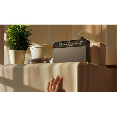 2. Philips TAR2509/10 Portable FM/AM Radio