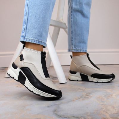 4. Rieker W RKR608 ankle boots beige