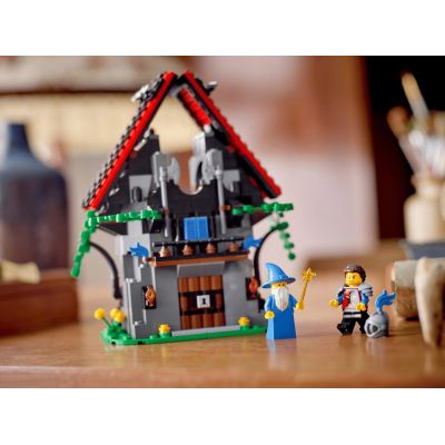 4. LEGO Promotional40601 - Majisto's Magic Workshop