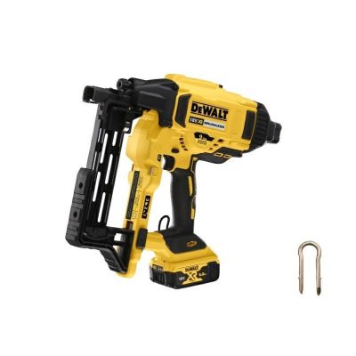 3. DeWALT DCFS950P2-QW Battery-powered nailer/stapler