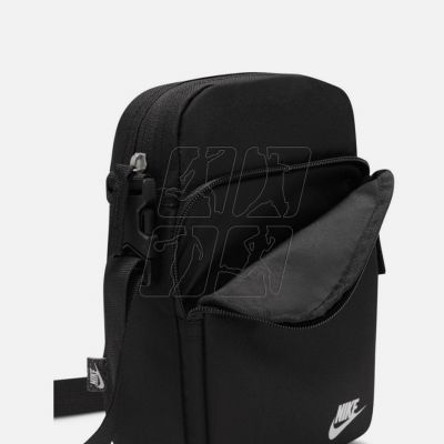 2. Nike Heritage Crossbody Bag DB0456 010