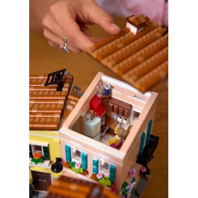 4. LEGO Ideas 21359 Italian Riviera