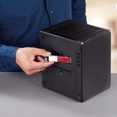 7. WD Red SN700 WDS200T1R0C SSD (2 TB ; M.2; PCIe NVMe 3.0 x4)