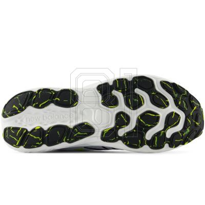 10. New Balance M MEVOZCT3 sports shoes