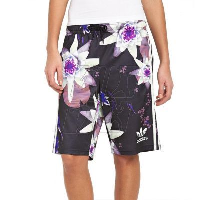 2. adidas Originals Lotus P Shorts W AC2131