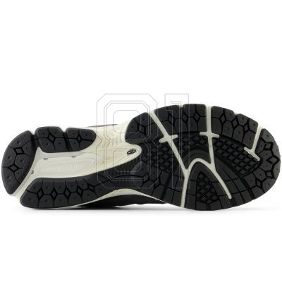 10. New Balance M2002RFB sports shoes