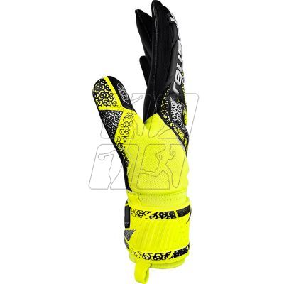 4. Reusch Attrakt Silver M 55 70 215 2025 goalkeeper gloves