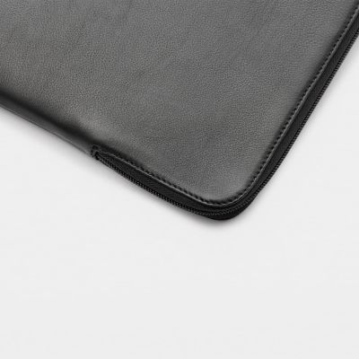 5. Leather protective case for MacBook 14" (black)