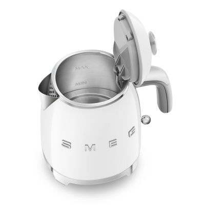 7. SMEG KLF05WHEU electric kettle white
