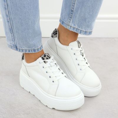 7. Vinceza W 89144 JAN418B Platform Shoes