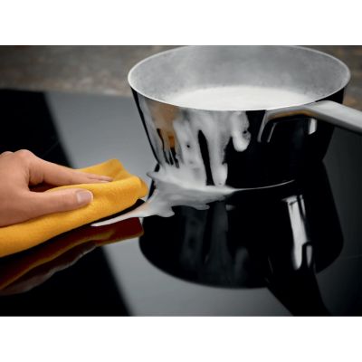 91. ELECTROLUX EIS62453 SaphirMatt induction hob 60 cm | SenseBoil | PowerBoost | timer | matt black | frameless