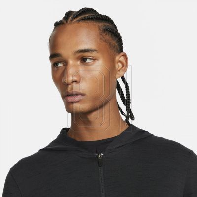 9. Nike Yoga Dri-FIT sweatshirt M CZ2217-010