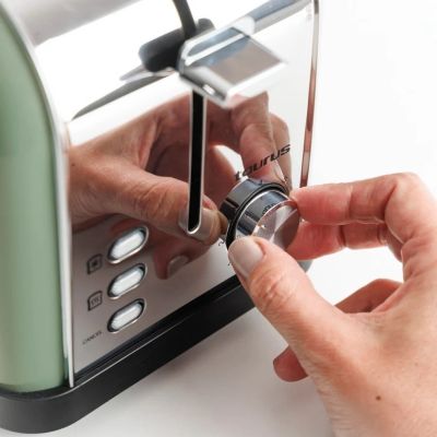 8. Taurus Olive Vintage 1500W Toaster