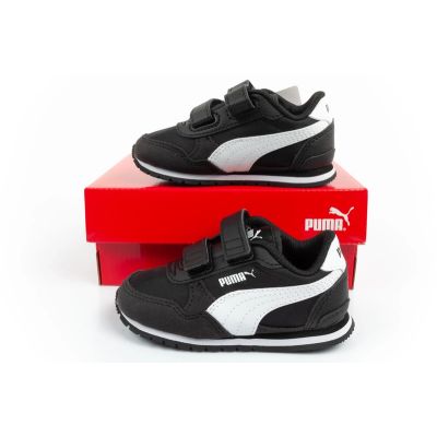 19. Puma ST Runner Jr shoes 384903 01