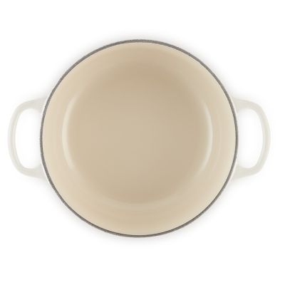 5. Le Creuset Signature Roaster Round Meringue 20cm