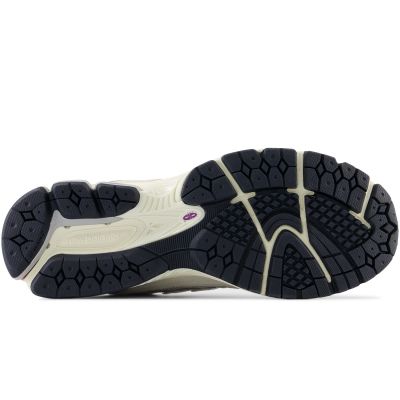 9. New Balance unisex M1906REF shoes
