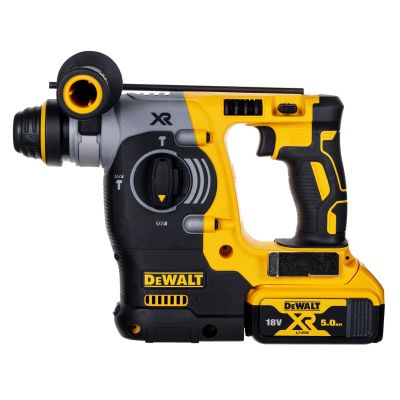 9. 18V DCK422P3 DEWALT Combo Kit