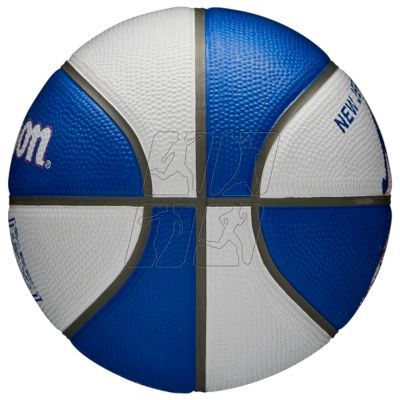 4. Wilson NBA Team Retro Brooklyn Nets Mini Ball WTB3200XBBRO