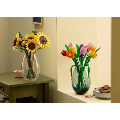 12. LEGO Botanical Collection 11502 - Sunflower Bouquet