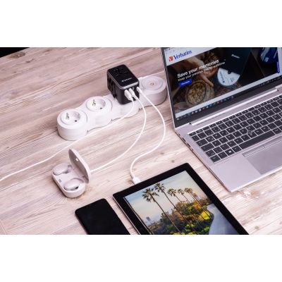 14. Verbatim 49546 Portable Charger