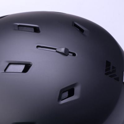6. Iguana Fangi Helmet 92800622351